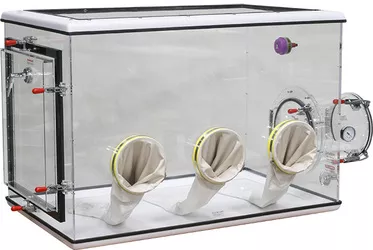 810 SG 30 Compact, sealed glove box (1,600×790×860 mm), for larger labs. Transfer chamber, purge valves, flat access door, 3 gloves